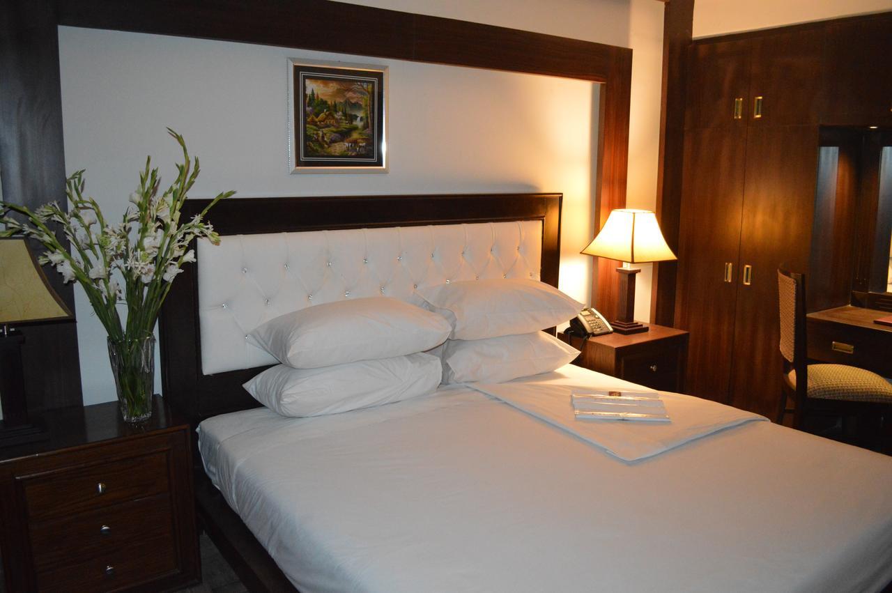 Fort Continental Hotel Peshawar Quarto foto